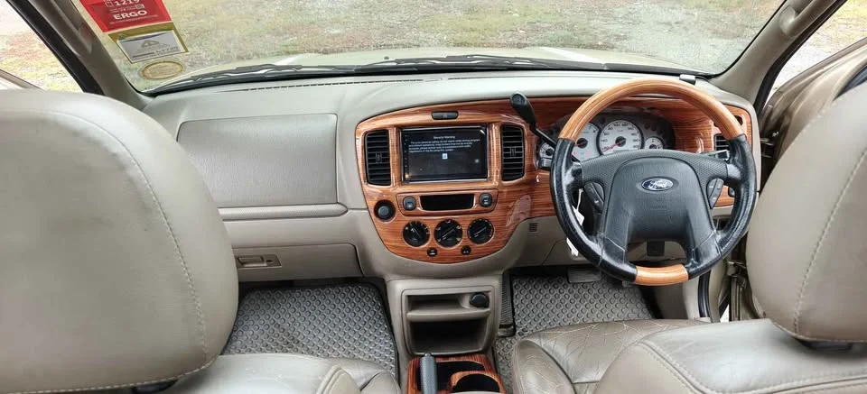 2004 Ford Escape I 3
