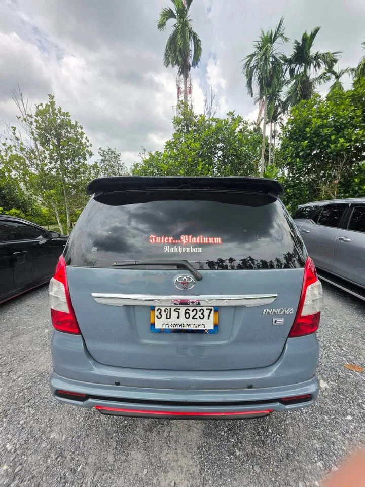 2011 Toyota Innova I 2