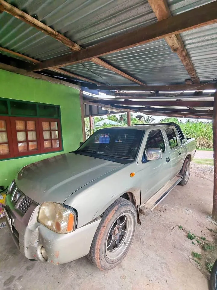 2011 Nissan Frontier I 3