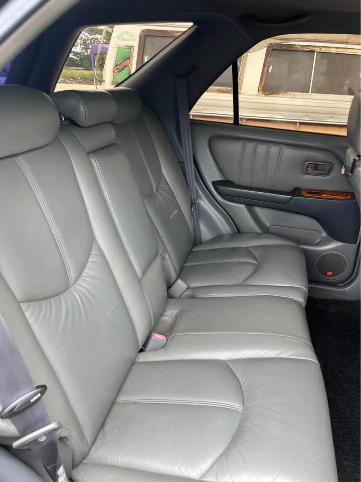 2000 Toyota Harrier I 3