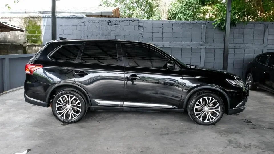 2018 Mitsubishi Outlander III 2
