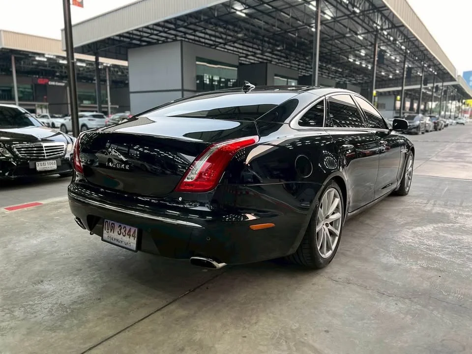 2013 Jaguar XJ X351 3