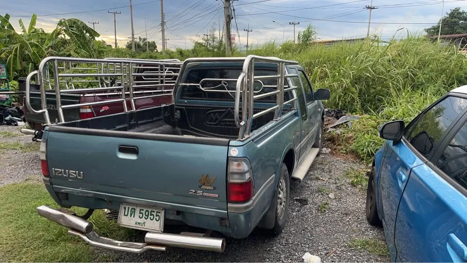 2001 Isuzu Faster Dragon Eyes III 2