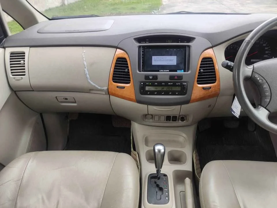 2010 Toyota Innova I 3