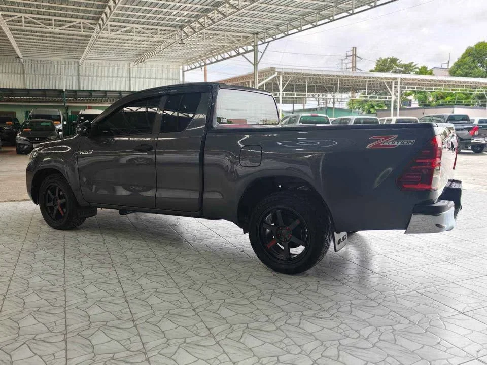 2022 Toyota Hilux VIII 2