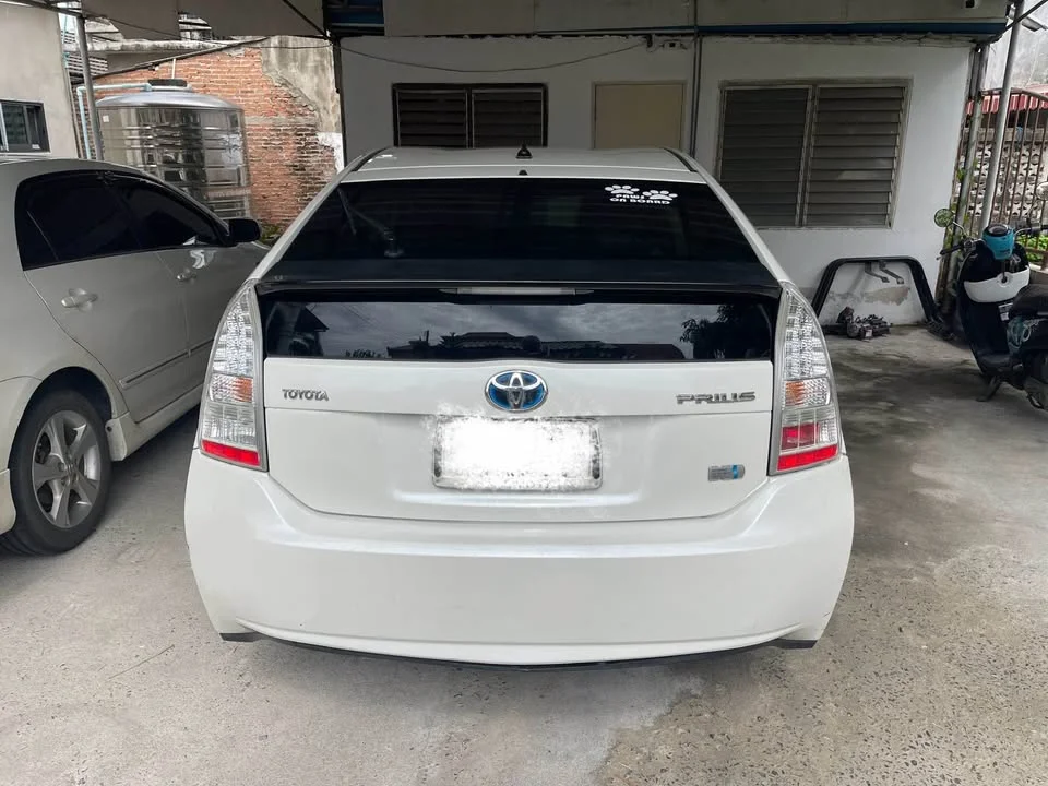 2011 Toyota Prius III 3