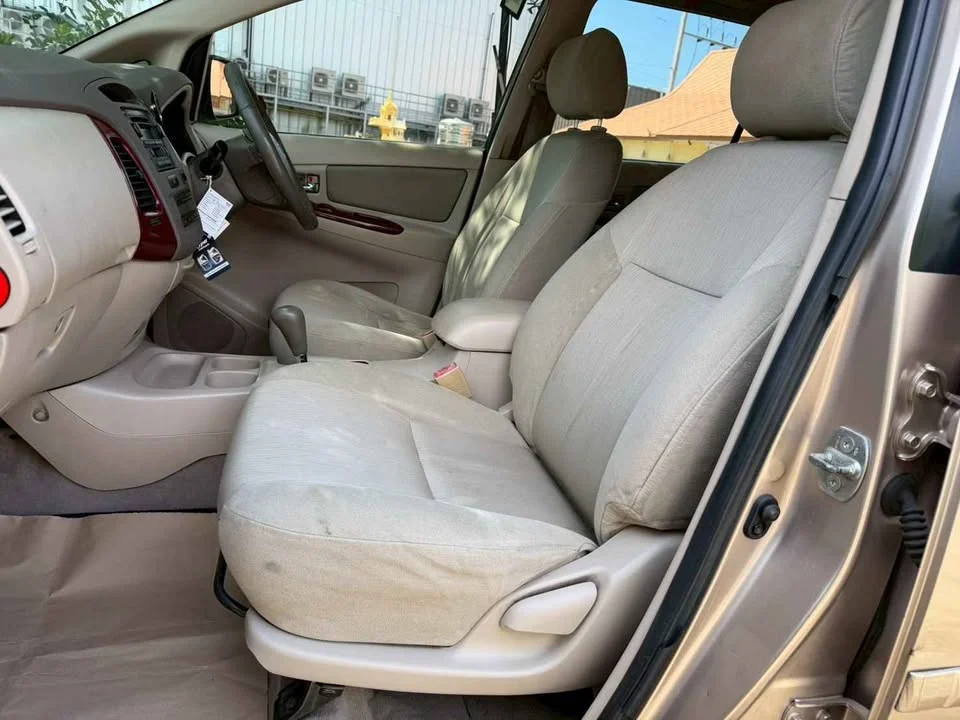 2004 Toyota Innova I 2
