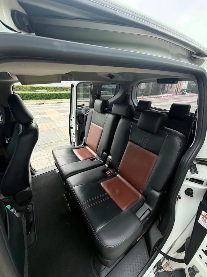 2017 Toyota Sienta II 3