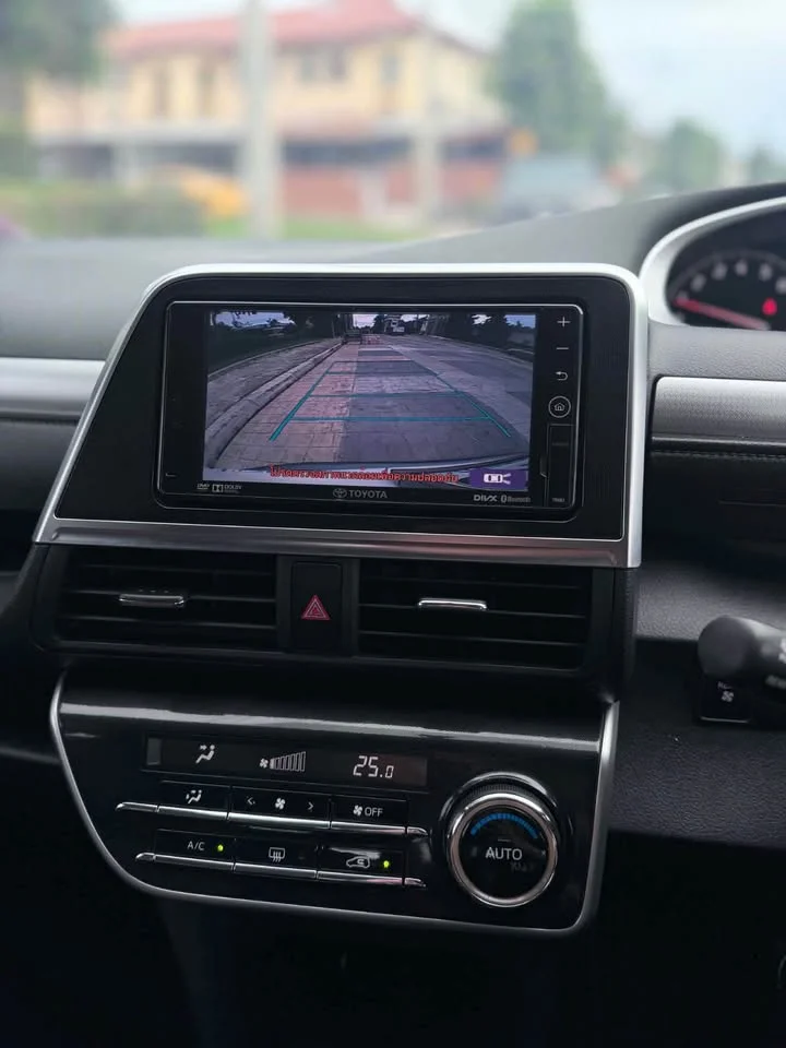 2017 Toyota Sienta II 2