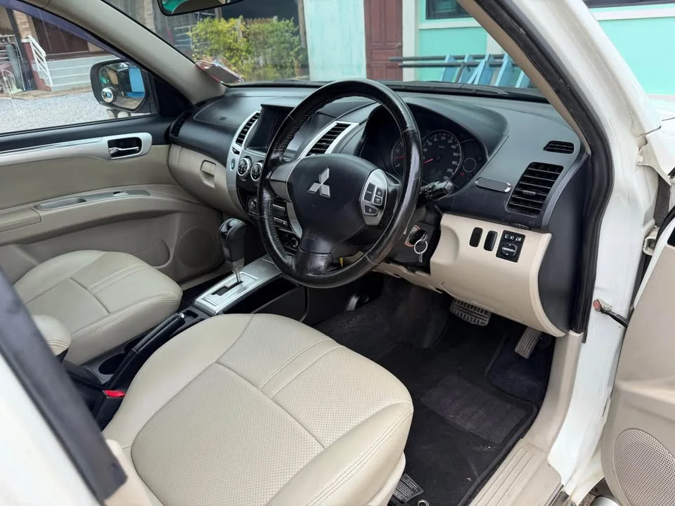 2011 Mitsubishi Pajero Sport II 3