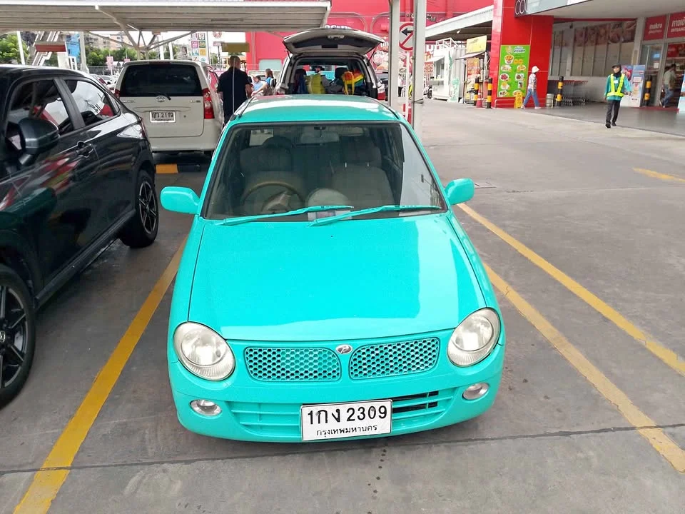 Daihatsu Mira L200 3