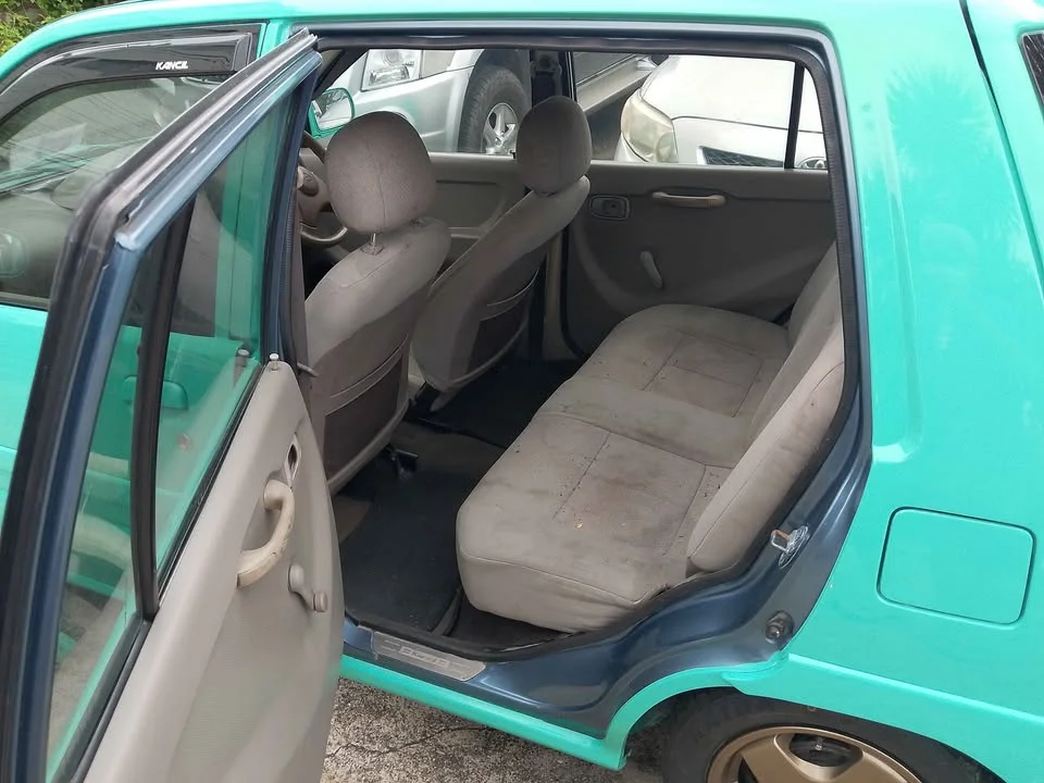 Daihatsu Mira L200 2