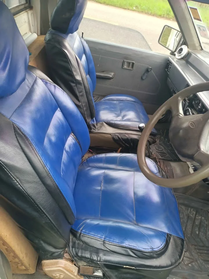 1997 Mitsubishi Triton II 2