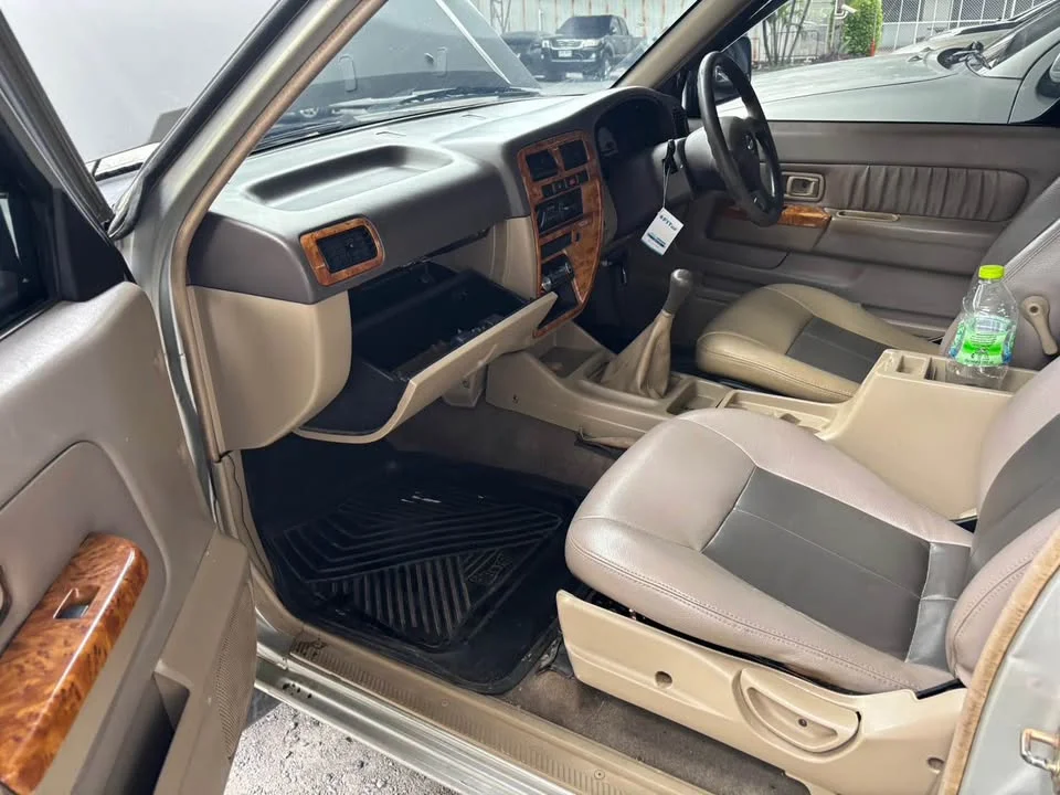 2003 Nissan Frontier I 2