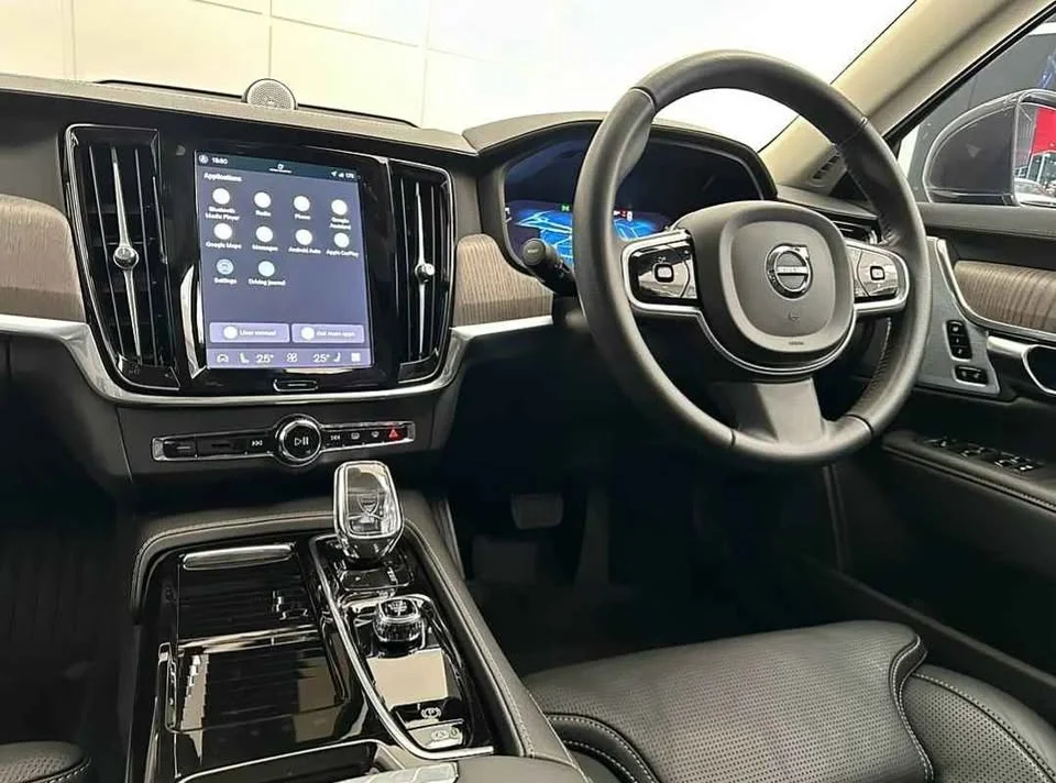 2022 Volvo S90 II 2