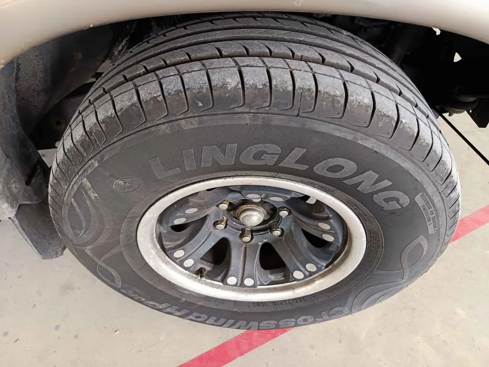 2004 Nissan Frontier I 2