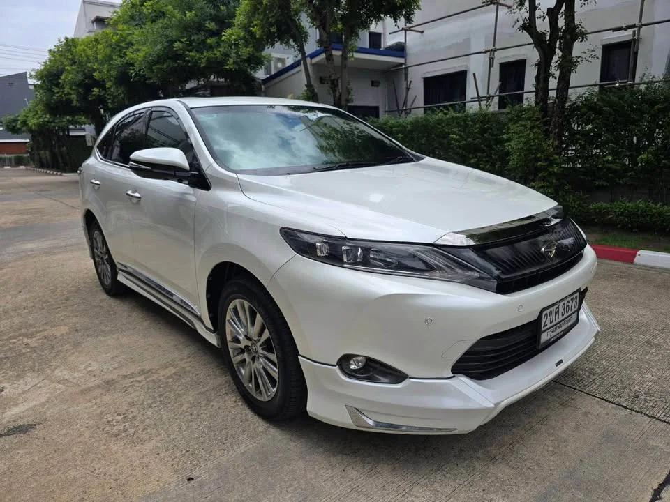 2014 Toyota Harrier III 3