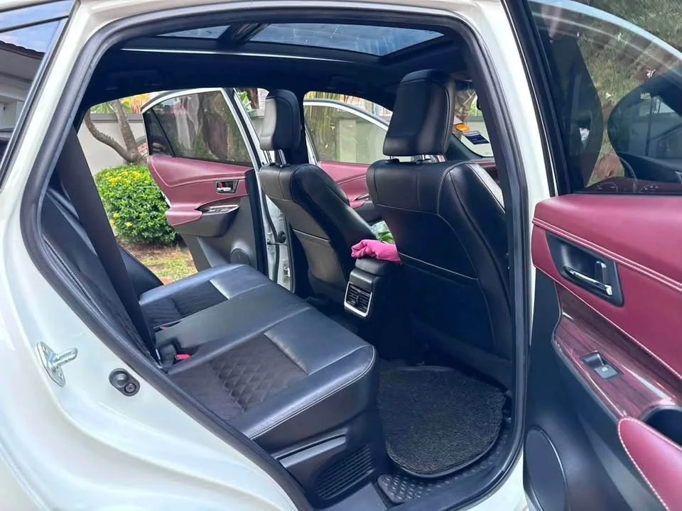 2014 Toyota Harrier III 2