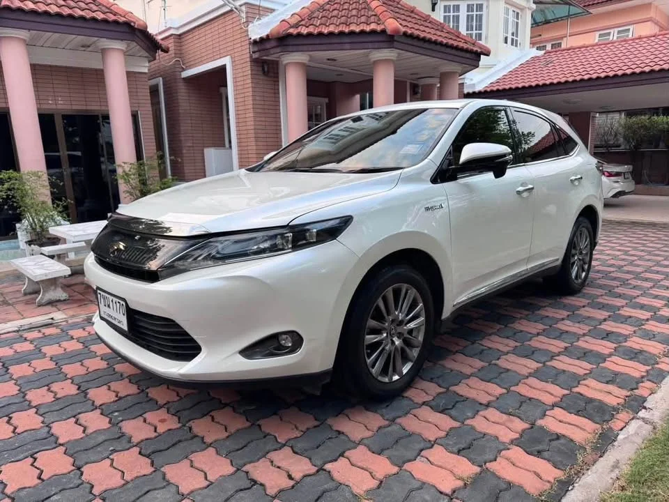 2014 Toyota Harrier III 3
