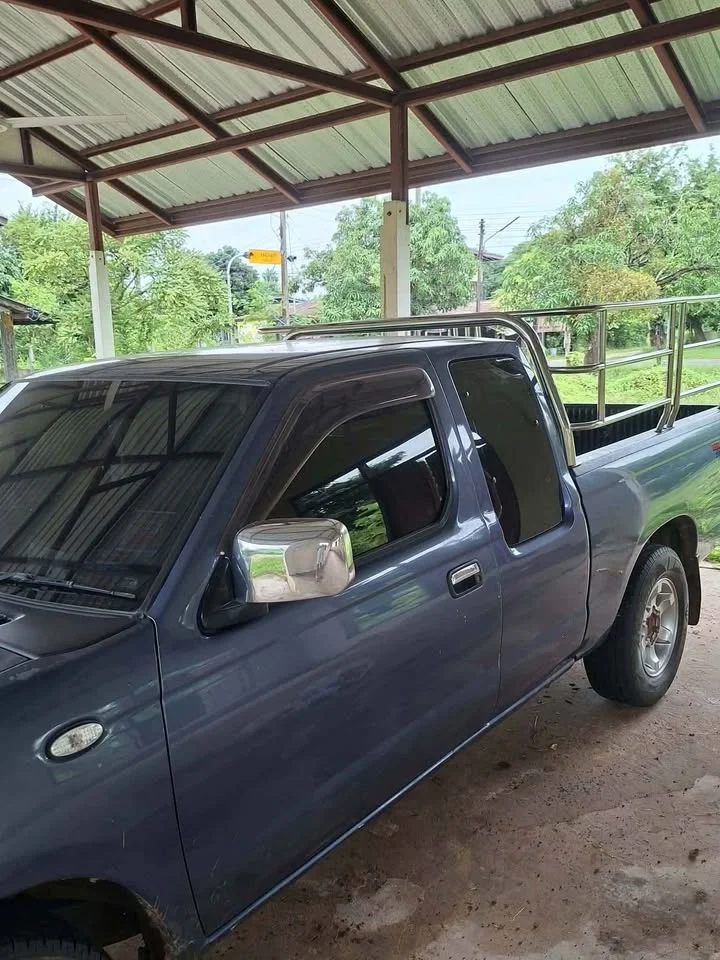 2005 Nissan Frontier I 2