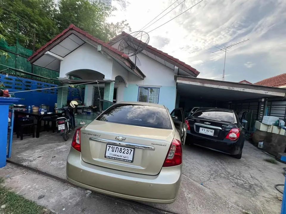 2005 Chevrolet Optra 3