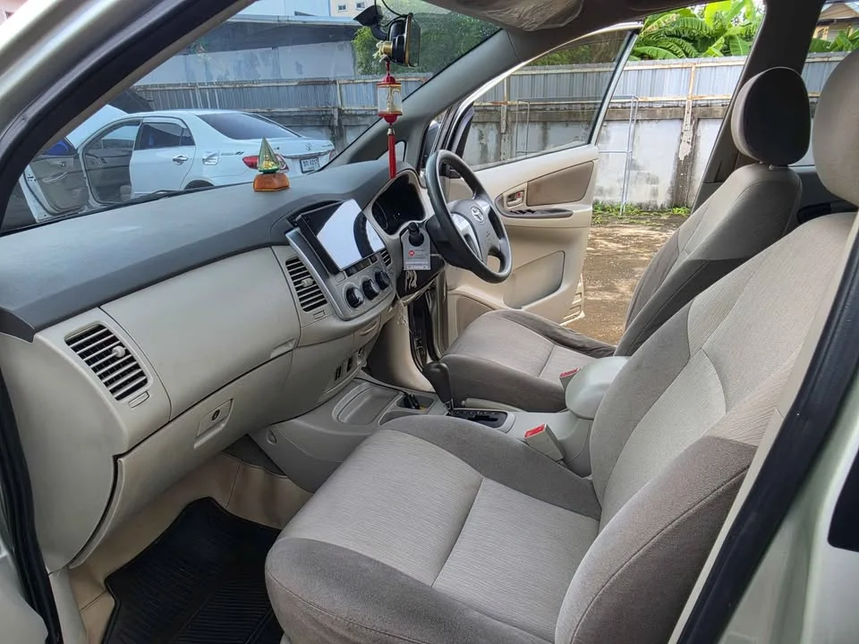 2012 Toyota Innova I 3