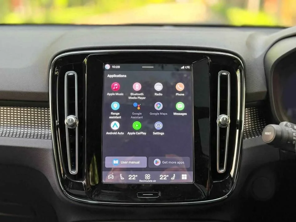 2022 Volvo XC40 3