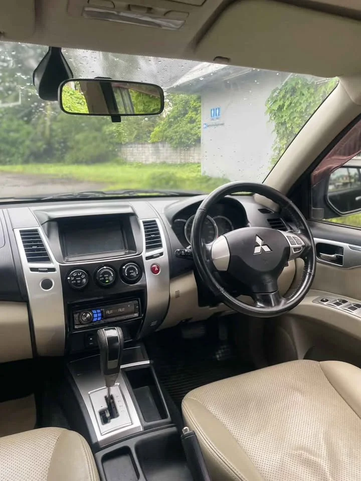 2010 Mitsubishi Pajero Sport II 2