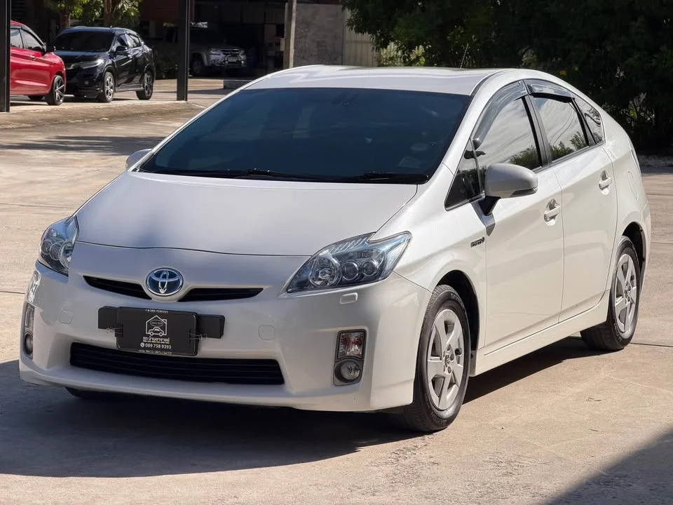 2012 Toyota Prius III 3
