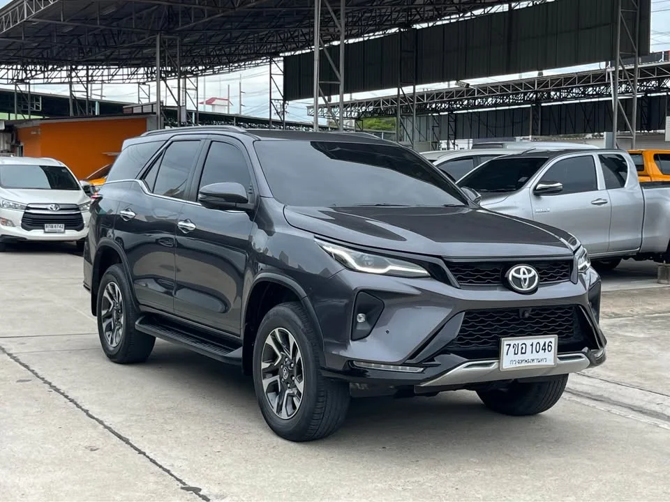 2023 Toyota Fortuner II 2