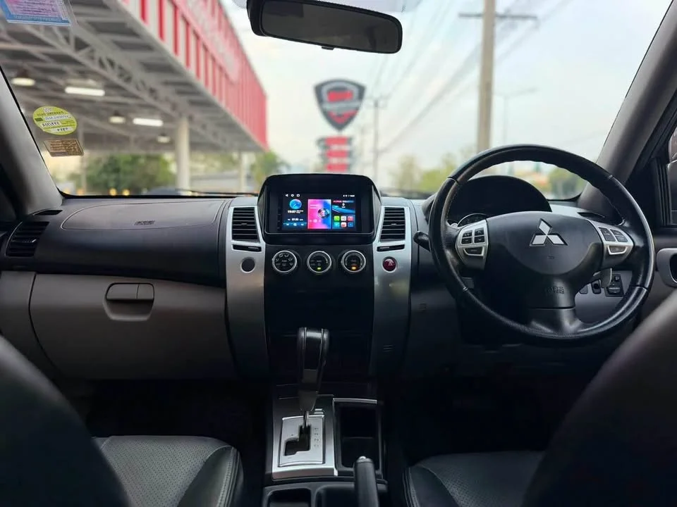2012 Mitsubishi Pajero Sport II 2