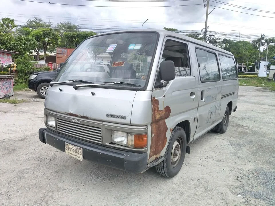 1998 Nissan Urvan IV (E24) 3