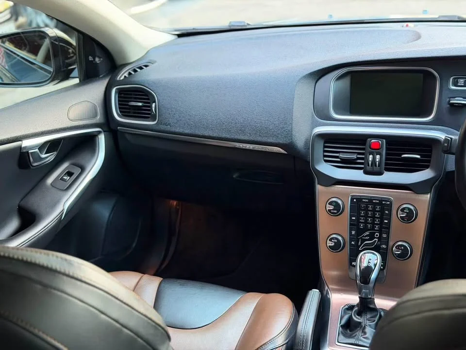 2015 Volvo V40 II 3