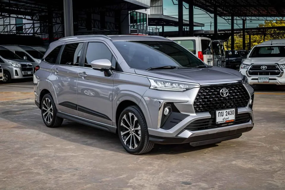 2023 Toyota Veloz III 2
