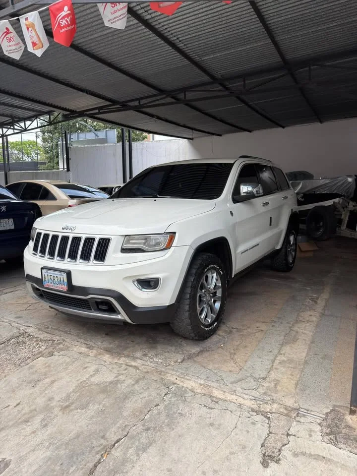 2013 Jeep Grand Cherokee WK2 3