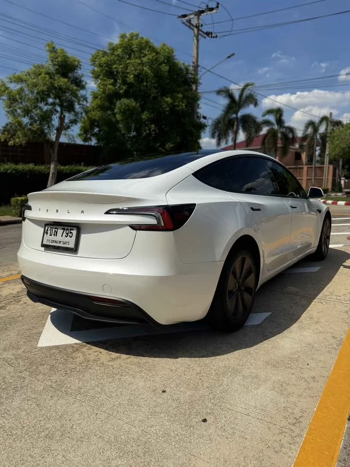 2024 Tesla Model 3 3