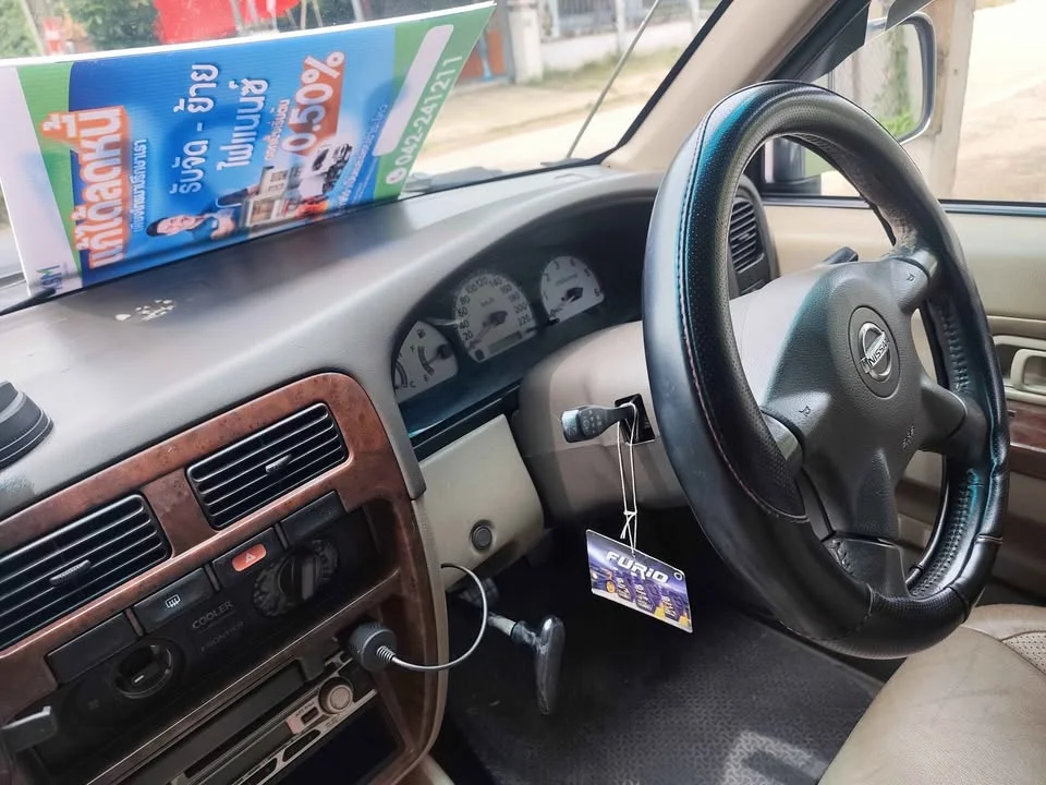2006 Nissan Frontier I 3