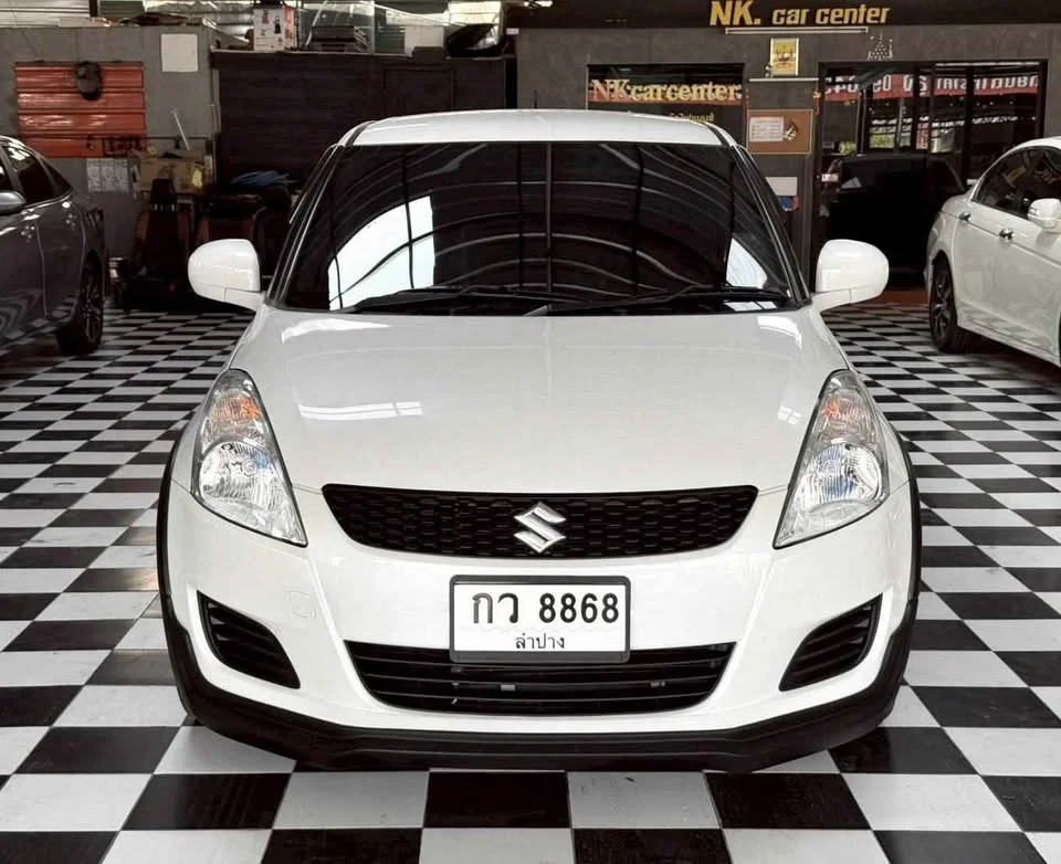 2013 Suzuki Swift II 3