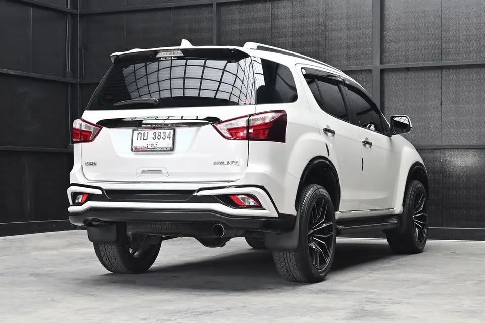 2020 Isuzu MU-X I 2