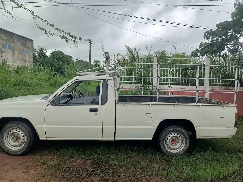 1995 Mitsubishi Triton II 3