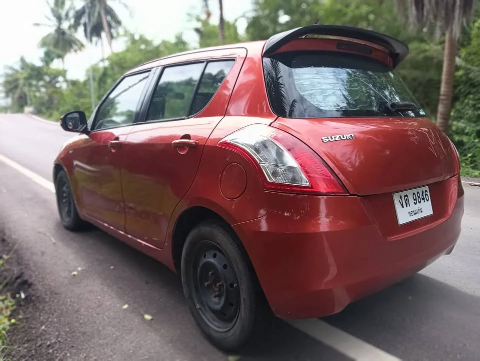 2012 Suzuki Swift II 3