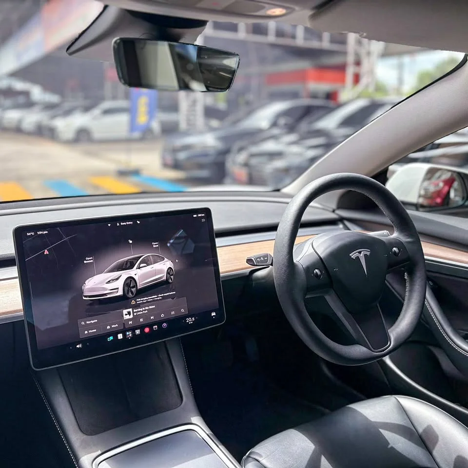 2023 Tesla Model 3 2