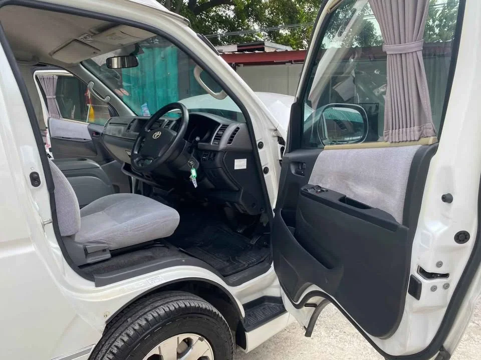 2009 Toyota Commuter V (H200) 2