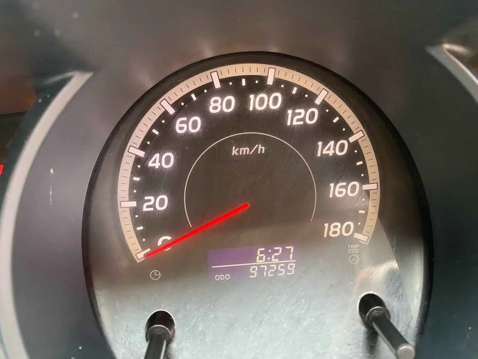 2009 Toyota Commuter V (H200) 3