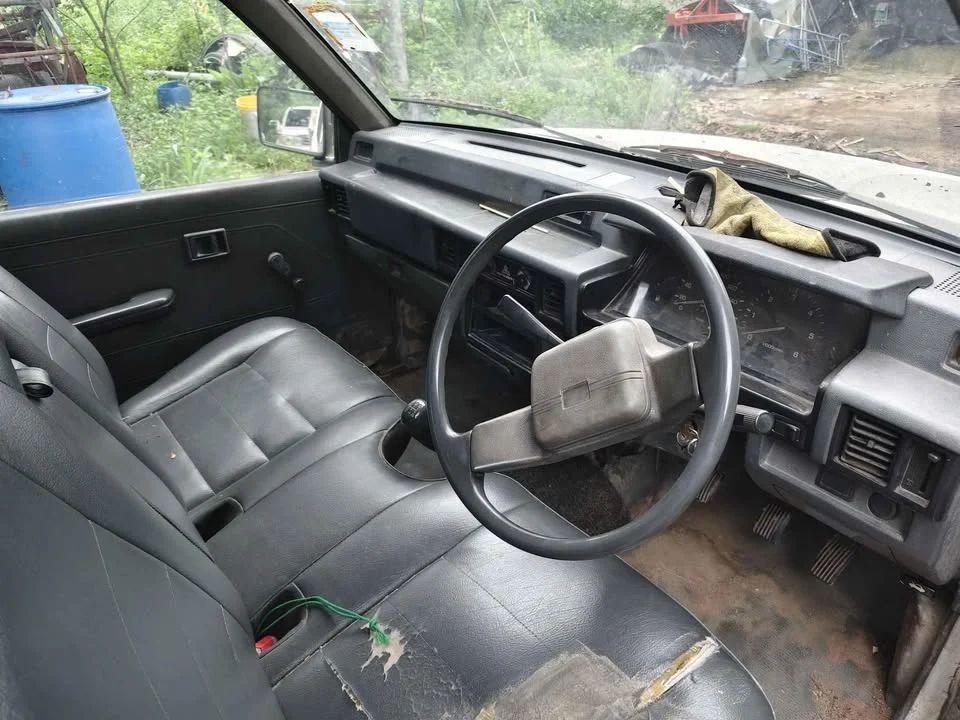 1994 Mitsubishi Triton II 3