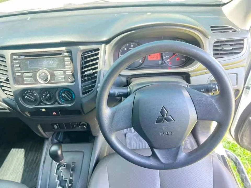 2022 Mitsubishi Triton V 3