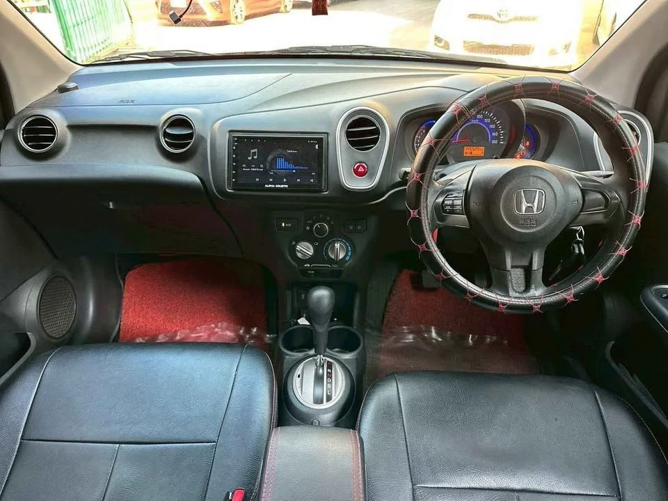 2014 Honda Mobilio II 2