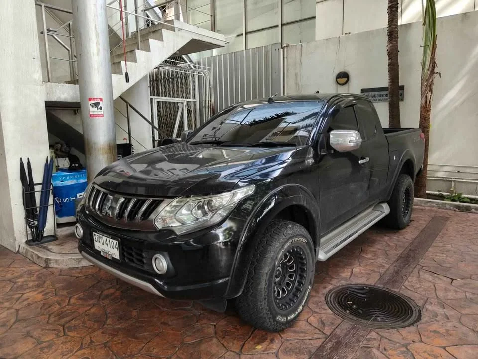 2017 Mitsubishi Triton V 3
