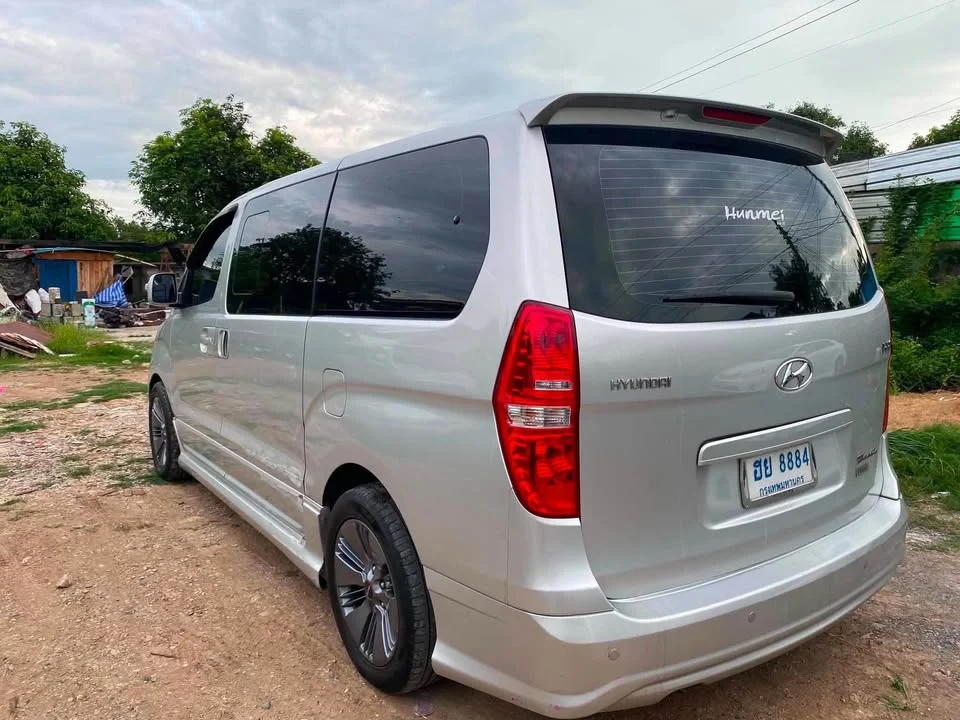 2010 Hyundai H-1 II 3