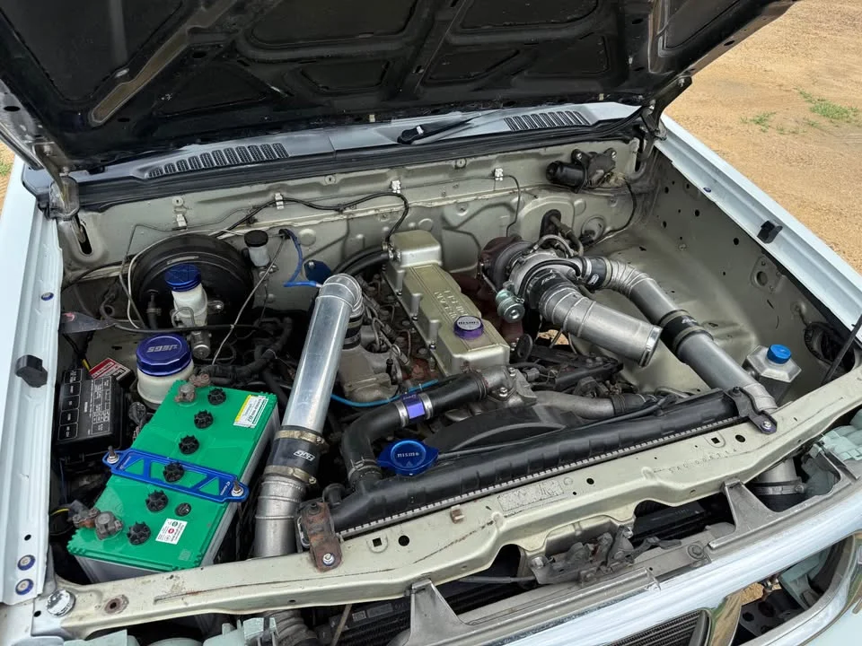 2000 Nissan Frontier I 2